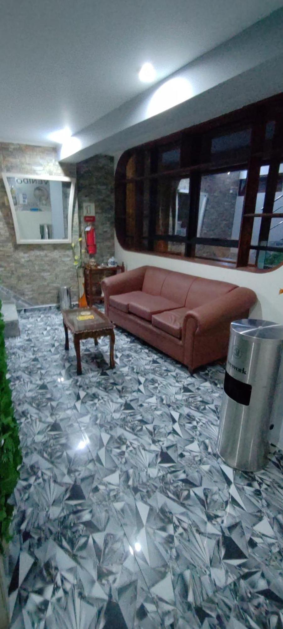 Vicky Hotel del amor Lima